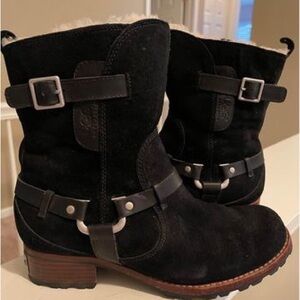 Ugg Endell Suede Shearling lined Boots women’s size 9